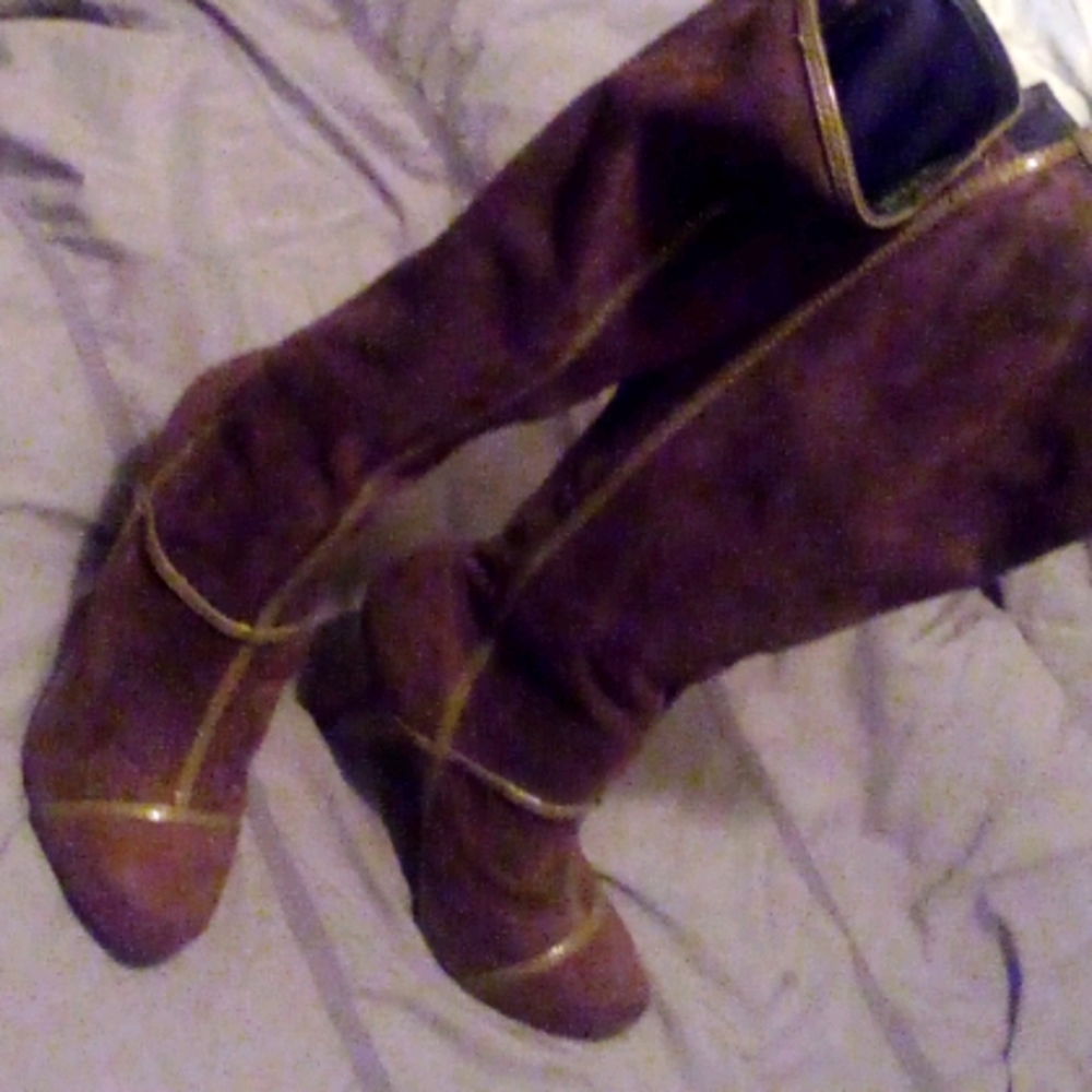 Suede (faux) boots